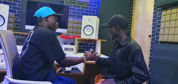 Aron B Signs One and a Half Year Management Deal with Tabs Management. 