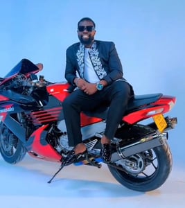 MUNGU FENI crowned the Best Westnile Gospel artist by Royal Gospel music Awards